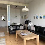 Апартаменты Skaerven Beachfront And