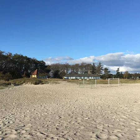 Апартаменты Skaerven Beachfront And *