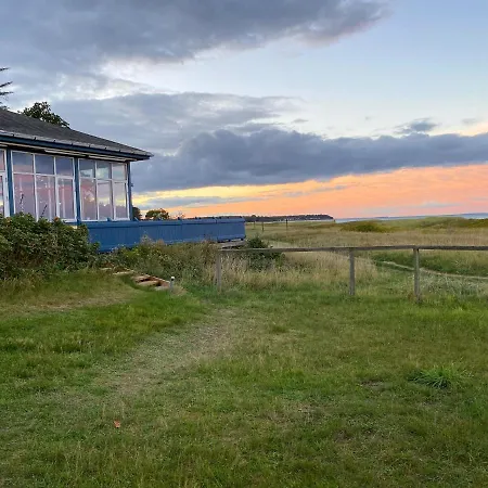 Skaerven Beachfront And Apartment Nyborg