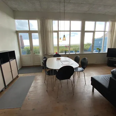 Skaerven Beachfront Daire *