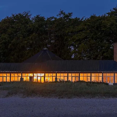 Lägenhet Skaerven Beachfront And *