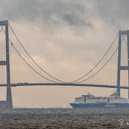 Skaerven Beachfront And Lägenhet *