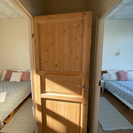 Skaerven Beachfront And Lägenhet *