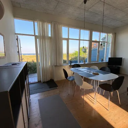 Lägenhet Skaerven Beachfront