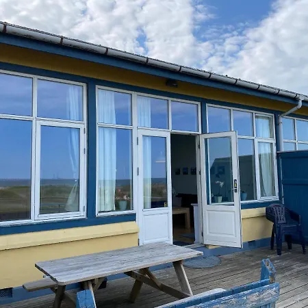 Lägenhet Skaerven Beachfront And *