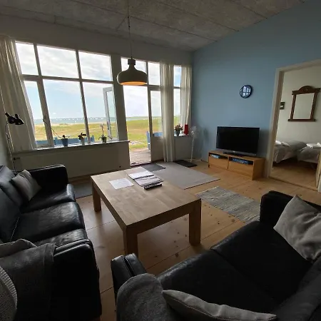 Skaerven Beachfront