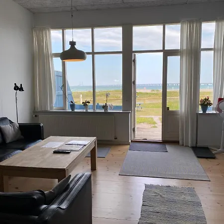 Lägenhet Skaerven Beachfront And