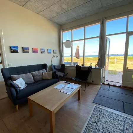 Skaerven Beachfront And Lägenhet