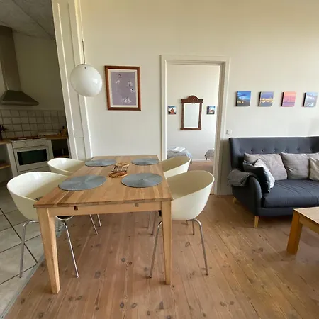 Lägenhet Skaerven Beachfront And *