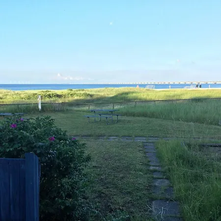 Апартаменты Skaerven Beachfront And *