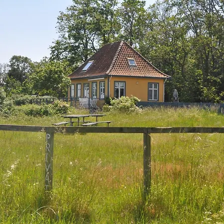 Skaerven Beachfront And Apartment *