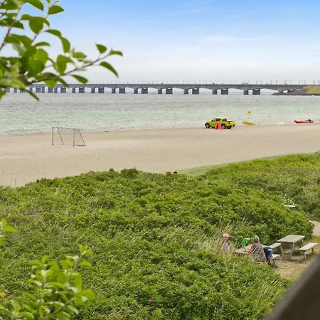 Skaerven Beachfront And Apartment