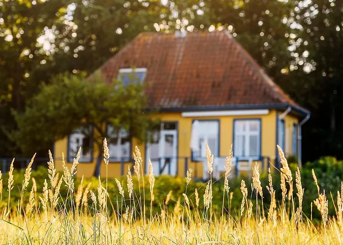 Apartman Skaerven Beachfront And *