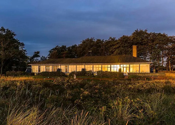 Skaerven Beachfront And Apartman Nyborg