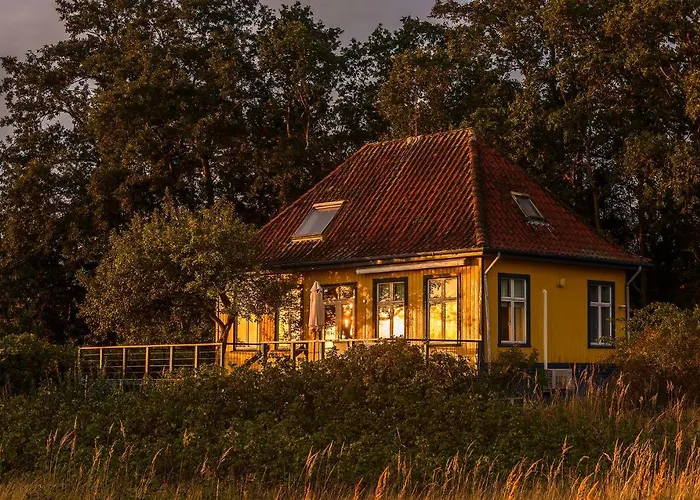 Skaerven Beachfront And *