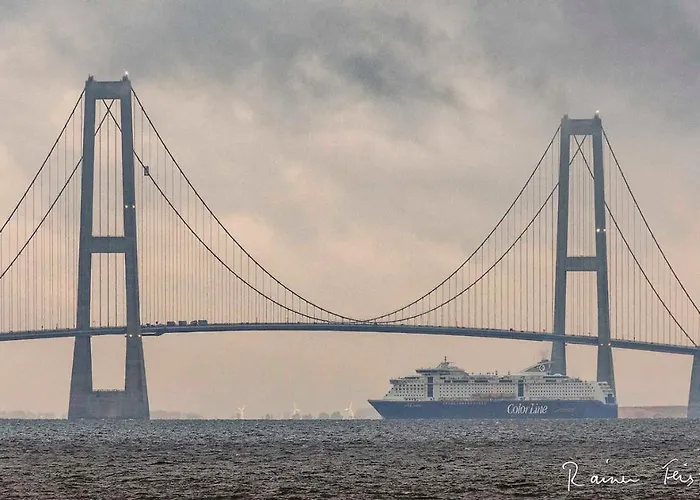Skaerven Beachfront And Apartman *
