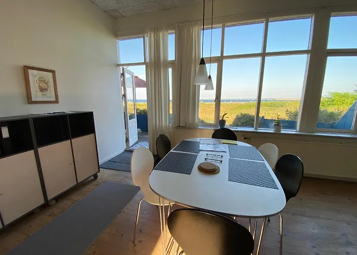 Skaerven Beachfront And *