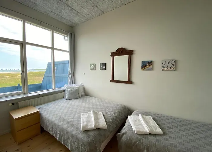 Skaerven Beachfront And Apartman