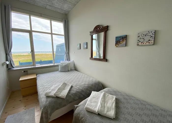 Skaerven Beachfront And Apartman *