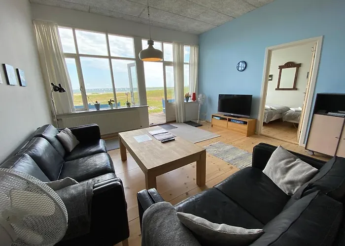 Skaerven Beachfront And Apartman Nyborg