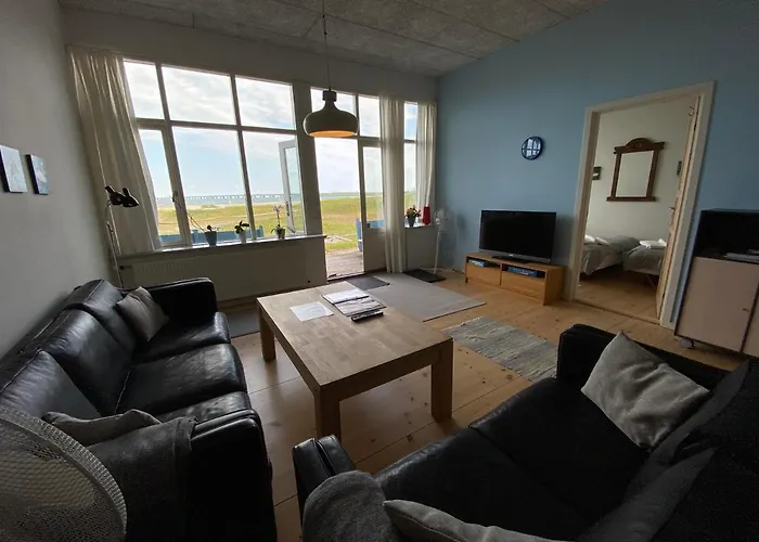 Skaerven Beachfront And