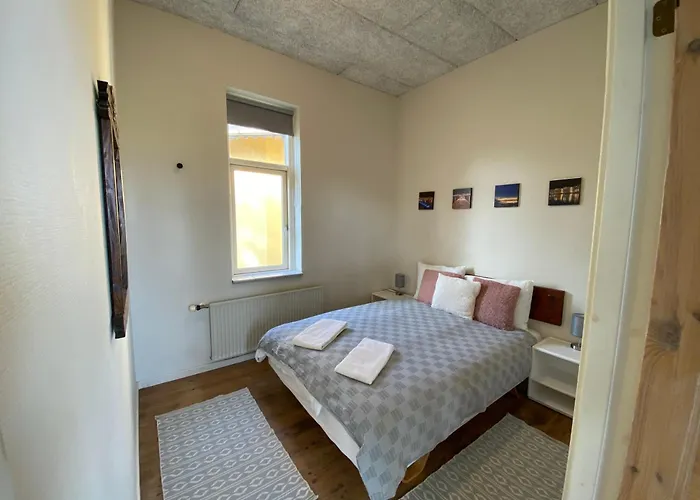 Skaerven Beachfront And Apartman *