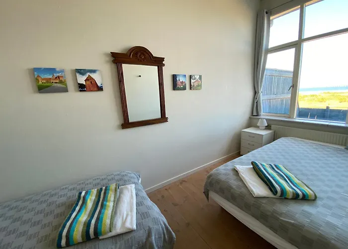 Skaerven Beachfront And *